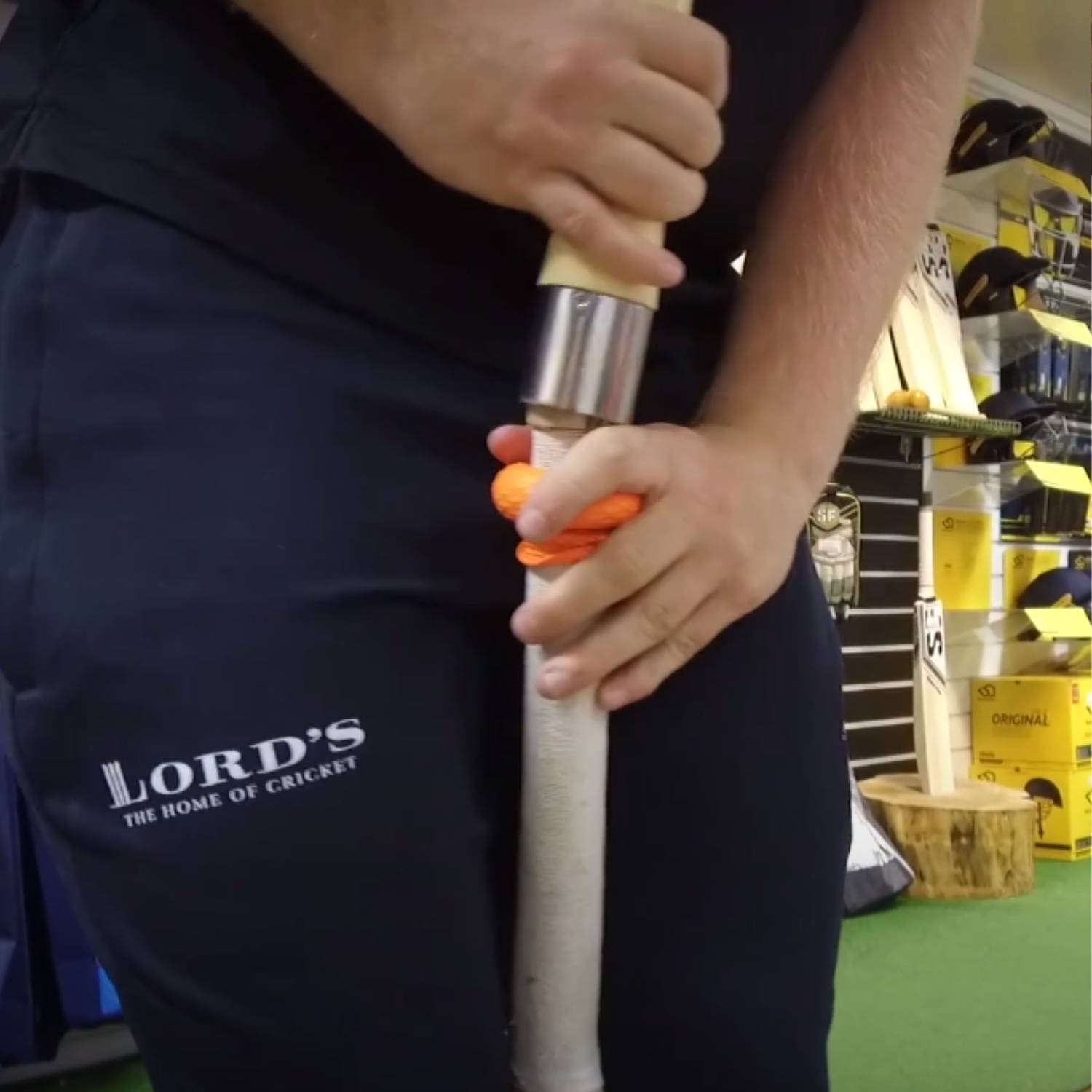 cricket-grip-applicator-being-applied cricket grip applicator being applied